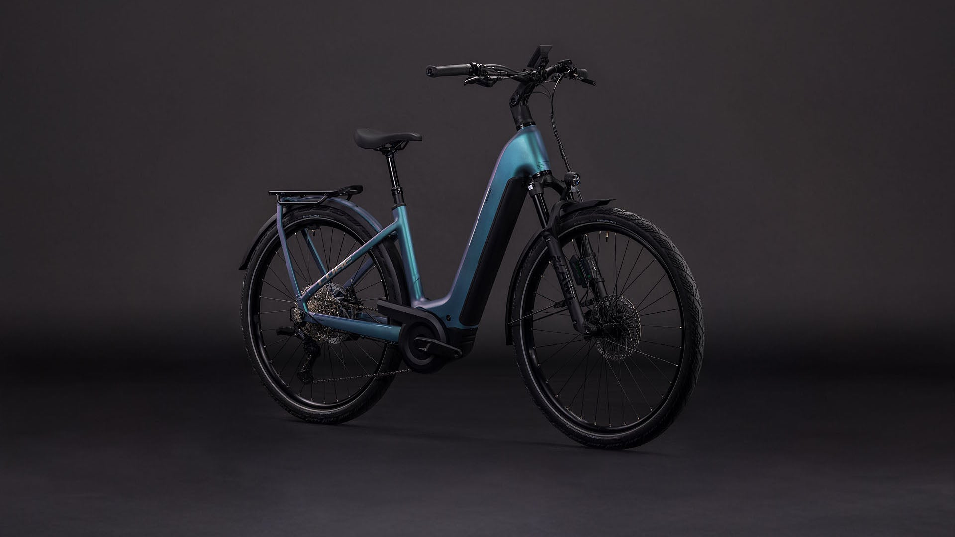 Produktbild: Cube Kathmandu Hybrid EXC 800 smaragdgrey´n´prism, Schrägansicht (schwarzer Hintergrund)