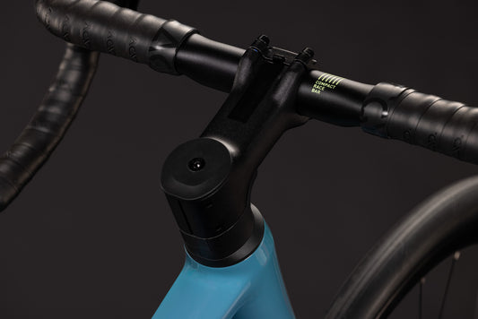 CUBE Attain Pro Rennrad 2027, Antrieb und Schaltung