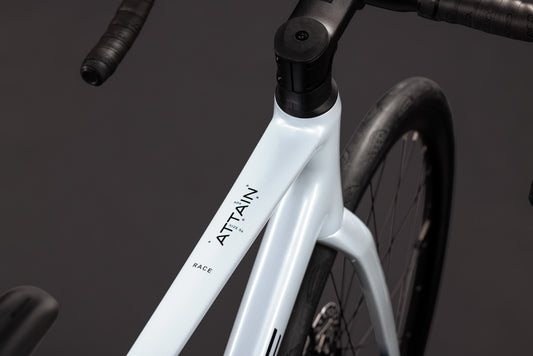 CUBE Attain Race Rennrad 2027, Antrieb und Schaltung
