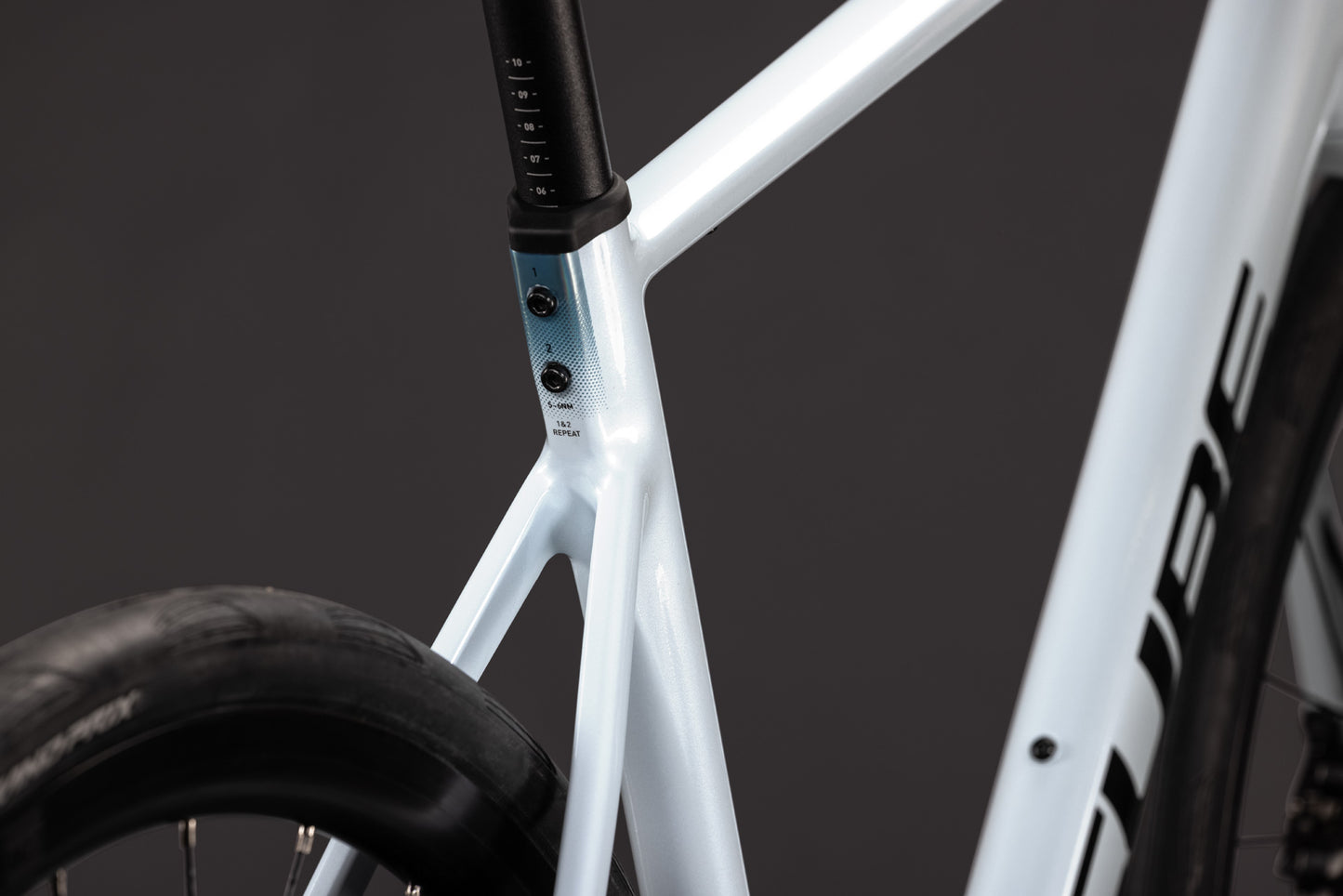 Cube Attain Race glacier´n´black 2027