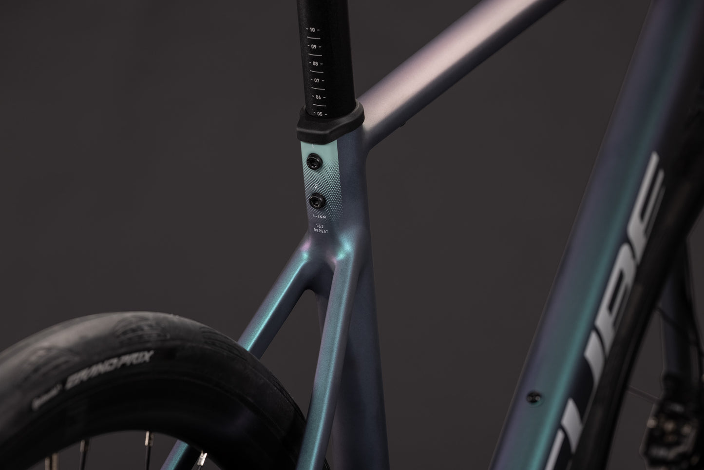 Cube Attain Race smaragdgrey´n´white 2027