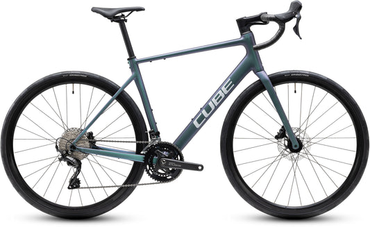CUBE Attain Race Rennrad 2027 in smaragdgrey und white, Seitenansicht