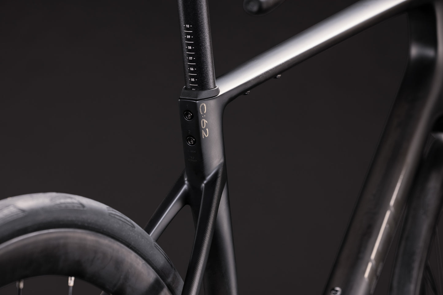 Cube Attain C:62 Race carbon´n´coalchrome 2027