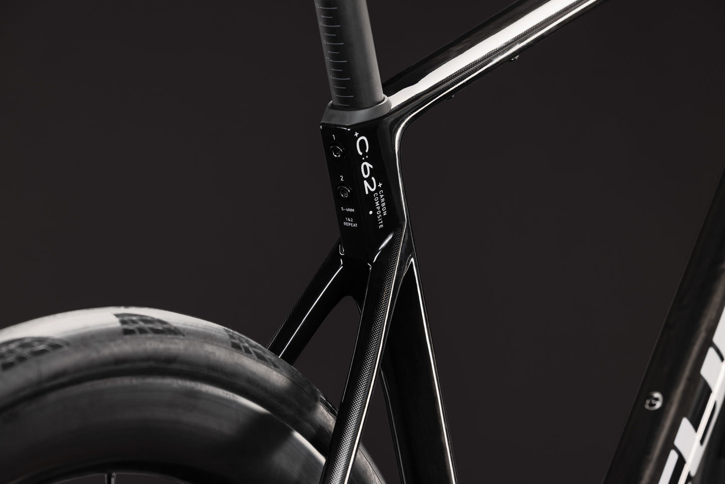 Cube Attain C:62 SLT carbon´n´white 2027