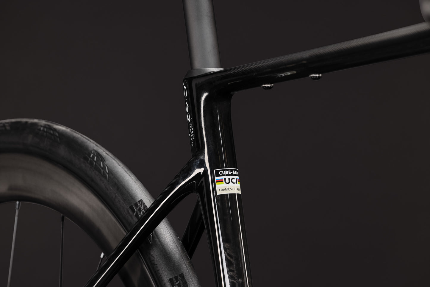 Cube Attain C:62 SLT carbon´n´white 2027