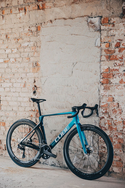 Cube Agree C:62 Race chromeblue´n´liquidblue 2027