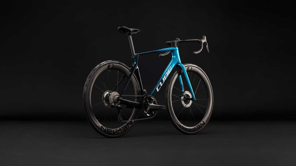 Cube Agree C:62 Race chromeblue´n´liquidblue 2027