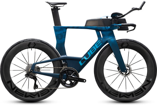 CUBE Aerium C:68X SLT Zeitfahrrad 2027 in liquidbluegrid und chrome, Seitenansicht