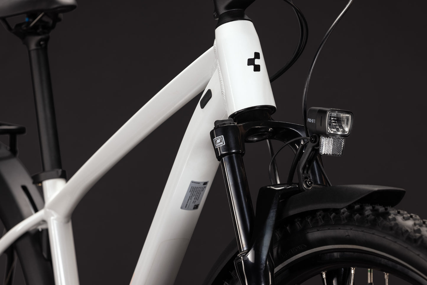 Cube Aim ONE FE metallicwhite´n´black 2027