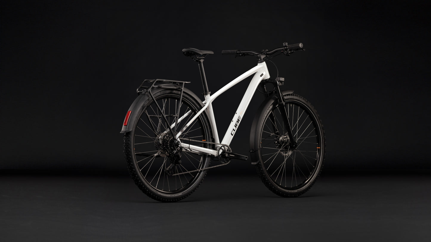 Cube Aim ONE FE metallicwhite´n´black 2027
