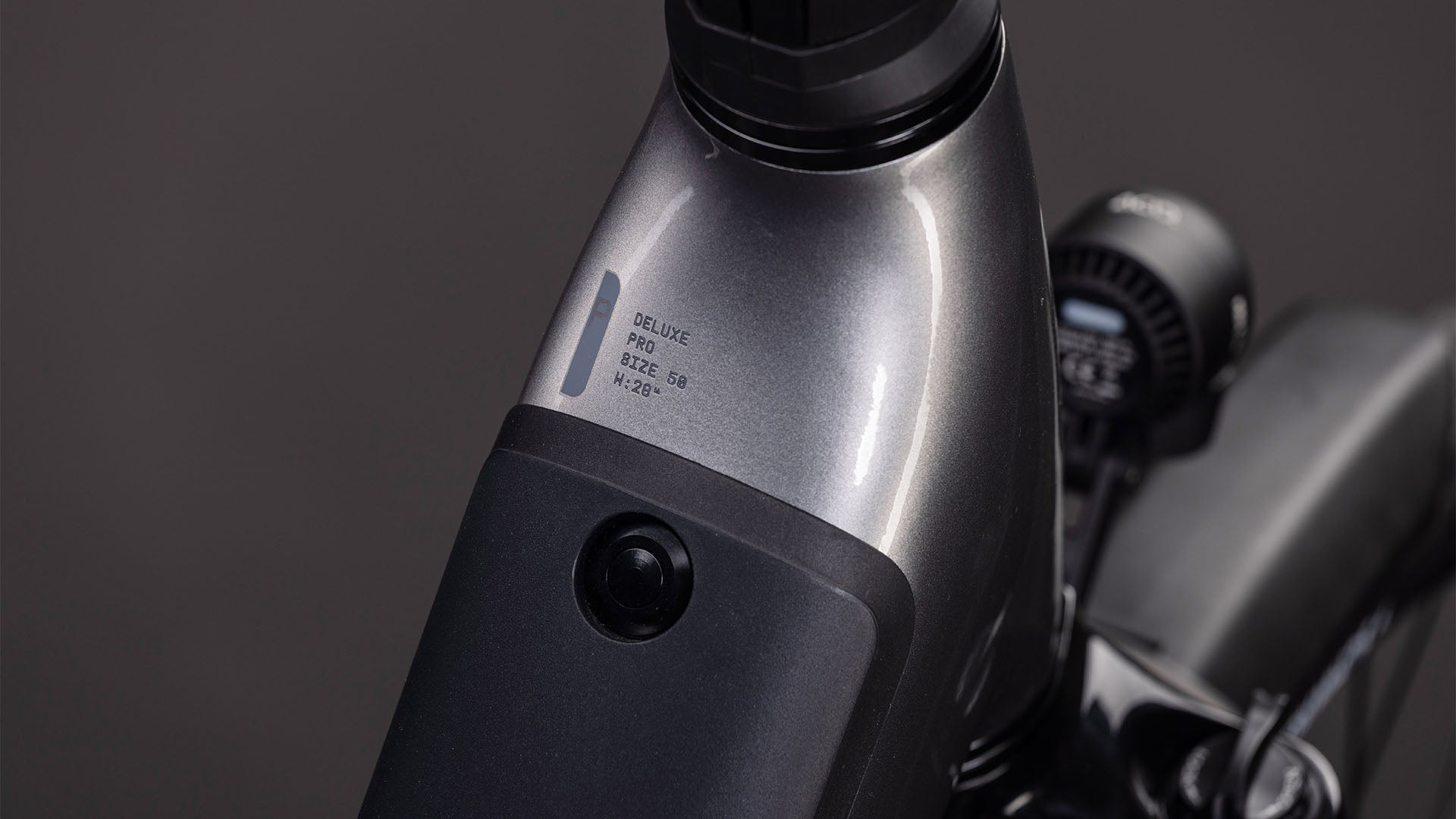 Produktbild: Cube Supreme Hybrid Deluxe Pro 600 quicksilver´n´grey, Detailaufnahme 01