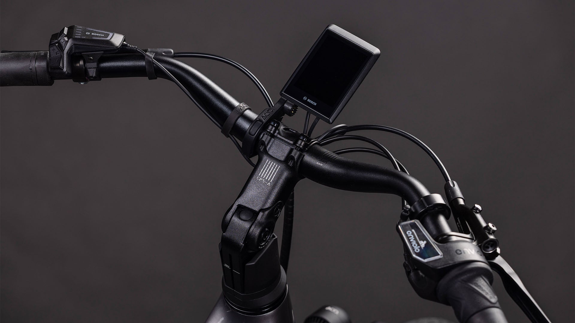 Produktbild: Cube Supreme Hybrid Deluxe Pro 600 quicksilver´n´grey, Detailaufnahme 02