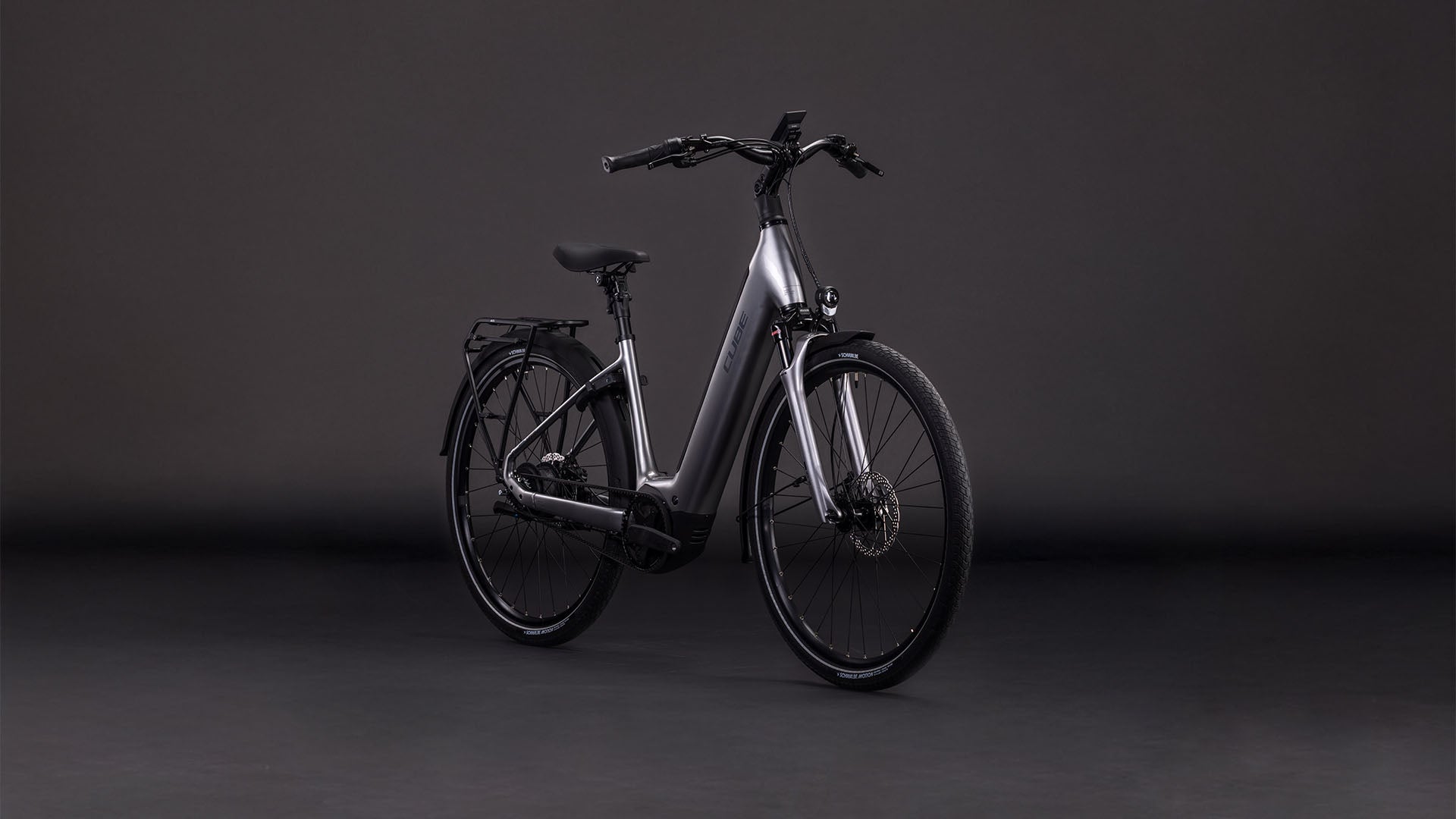 Produktbild: Cube Supreme Hybrid Deluxe Pro 600 quicksilver´n´grey, Schrägansicht (schwarzer Hintergrund)