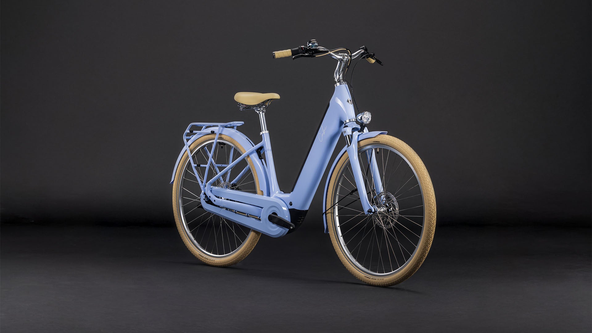 Produktbild: Cube Aruba Hybrid 600 blueblossom´n´creme, Schrägansicht (schwarzer Hintergrund)