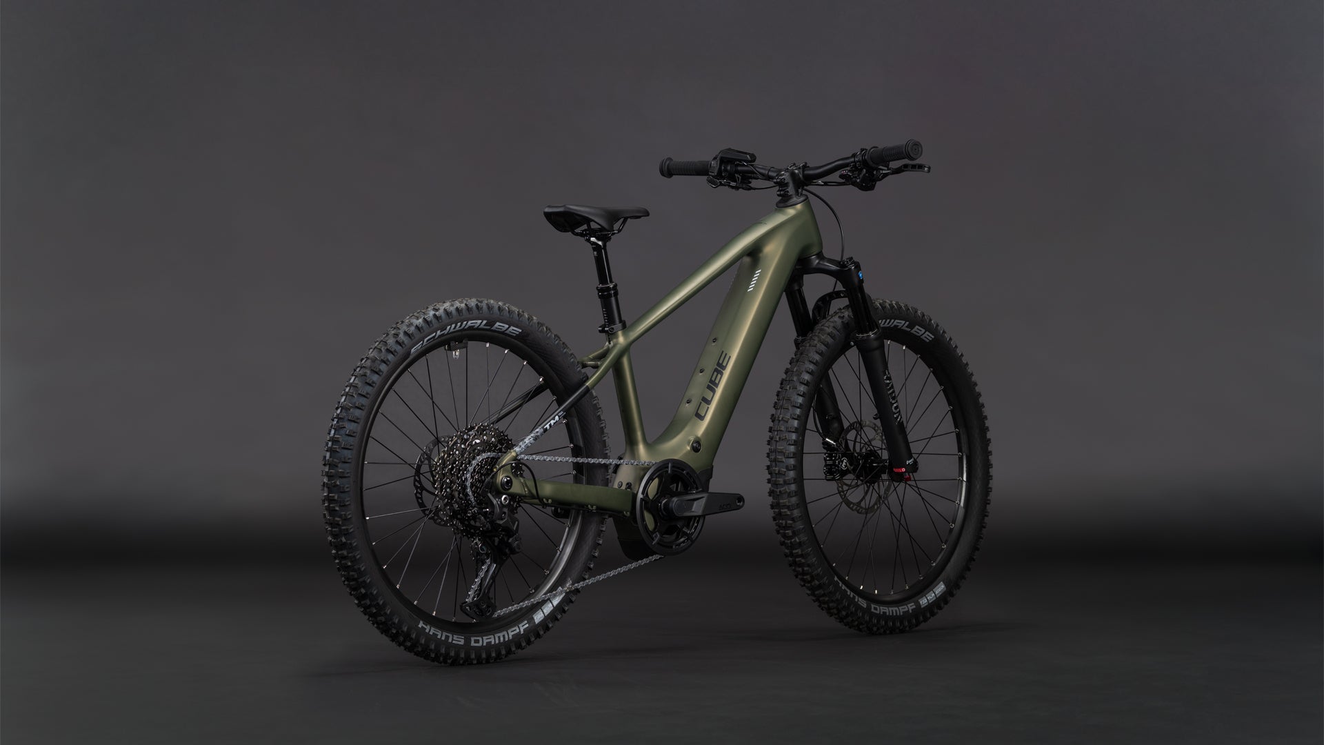Produktbild: Cube Acid 240 Hybrid Rookie SLX 400X reedgreen´n´matrix, Schrägansicht (schwarzer Hintergrund)