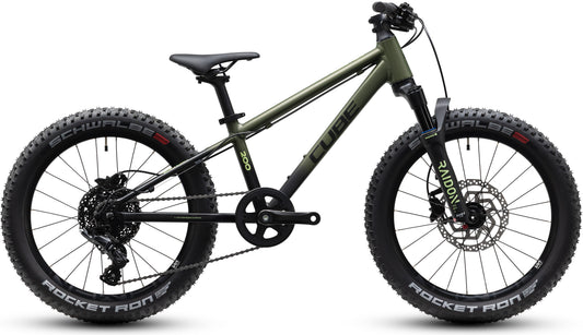 CUBE Reaction 200 TM Kinderrad 2027 in reedgreen und lime, Seitenansicht