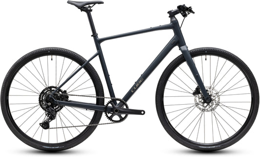 CUBE Nulane Pro Fitnessbike 2027 in night und chrome, Seitenansicht