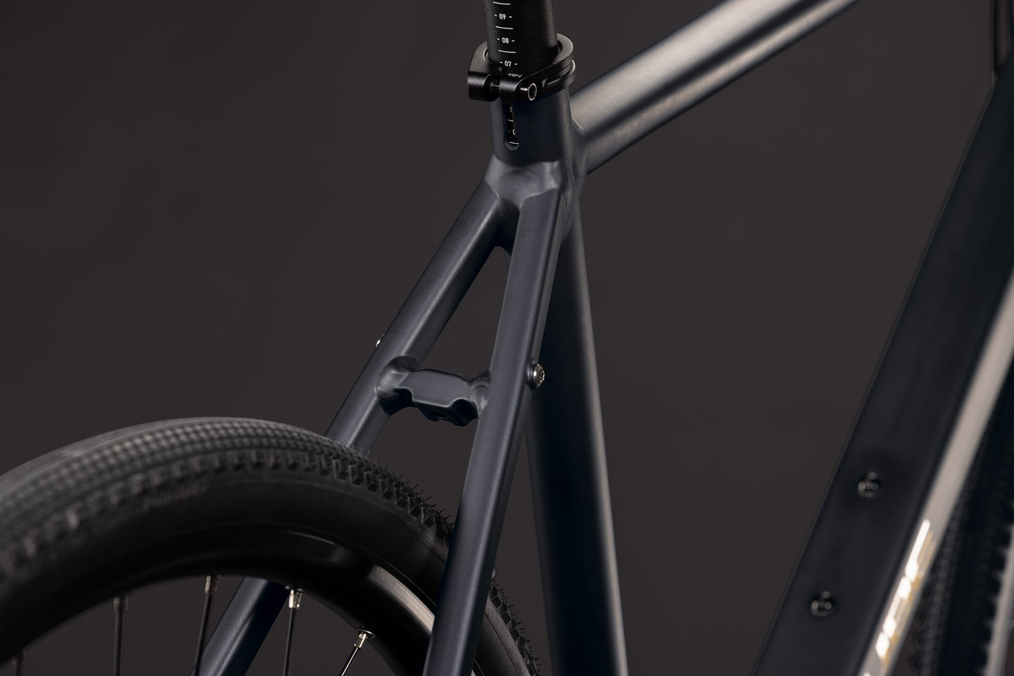 Cube Nulane Deluxe EXC grey´n´chrome 2027