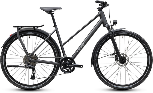 CUBE Kathmandu Pro Trapeze Trekkingrad 2027 in slabgrey und chrome, Seitenansicht
