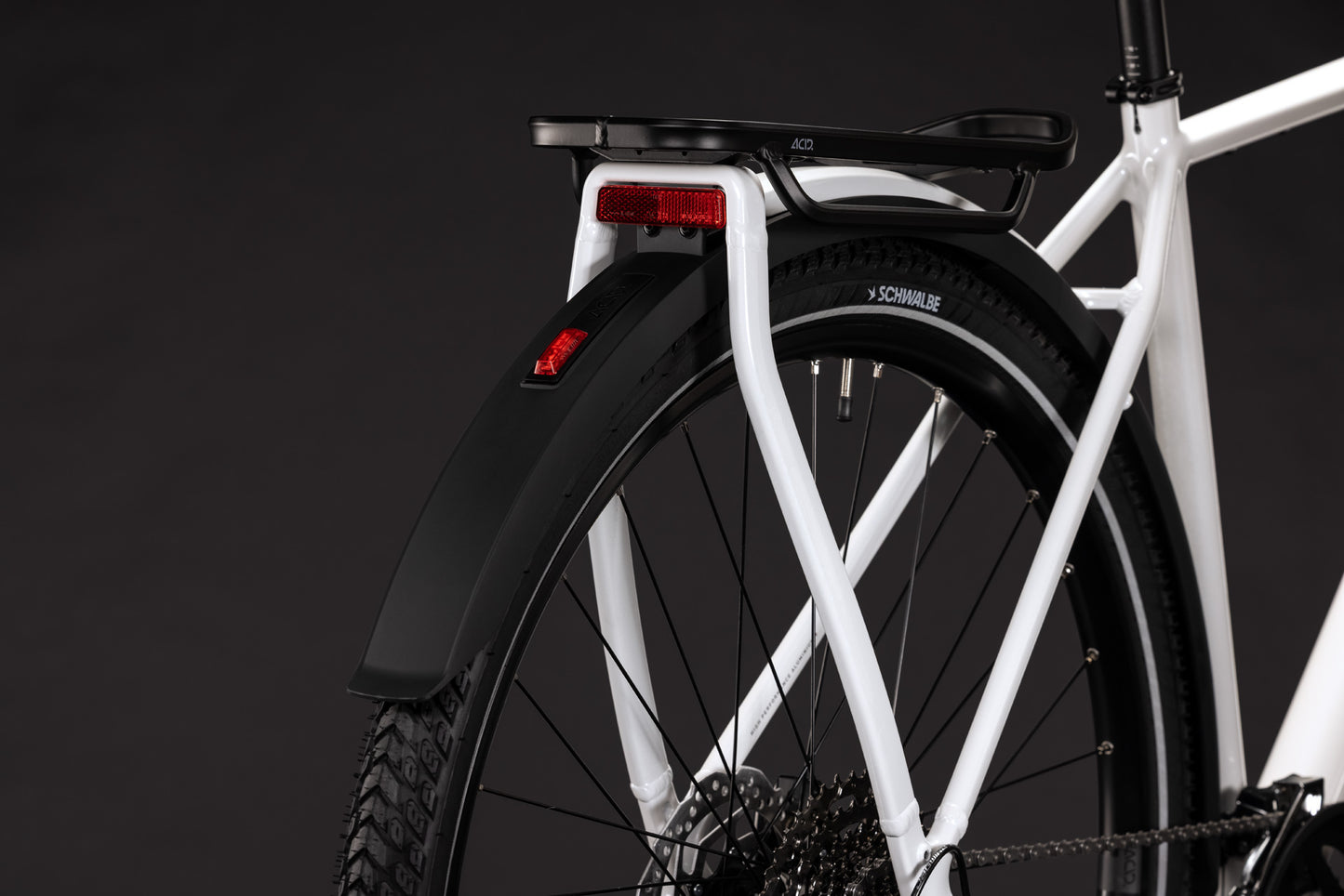 Cube Kathmandu Pro metallicwhite´n´chrome 2027