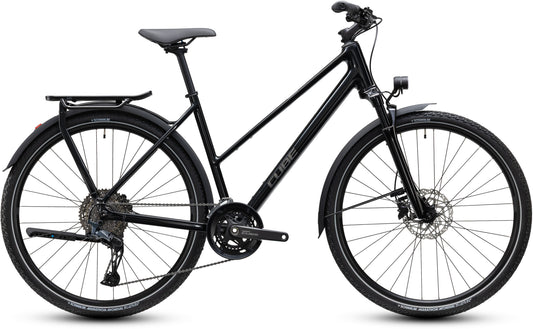 CUBE Kathmandu EXC Trapeze Trekkingrad 2027 in darkcosmos und reflex, Seitenansicht