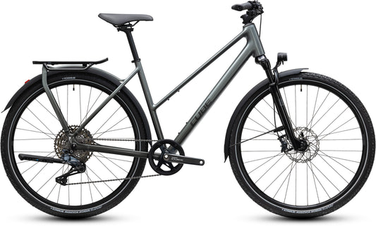 CUBE Kathmandu SLT Trapeze Trekkingrad 2027 in flashgrey und chrome, Seitenansicht