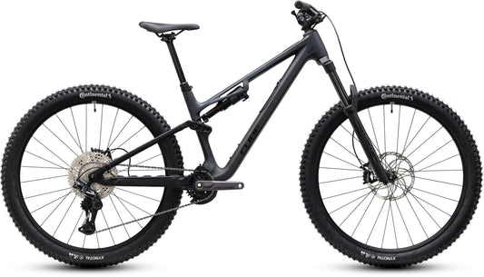 CUBE Stereo HPC Race Mountainbike Fully 2027 in carbon und black, Seitenansicht