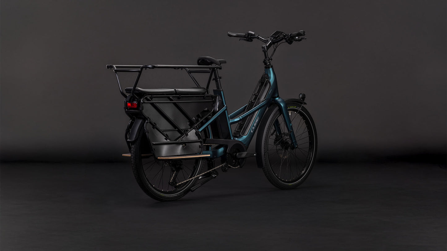 Produktbild: Cube Longtail Hybrid 800 royalgreen´n´black, Schrägansicht (schwarzer Hintergrund)