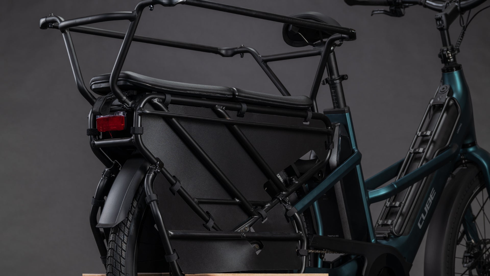 Produktbild: Cube Longtail Hybrid Family 800 royalgreen´n´black, Detailaufnahme 03