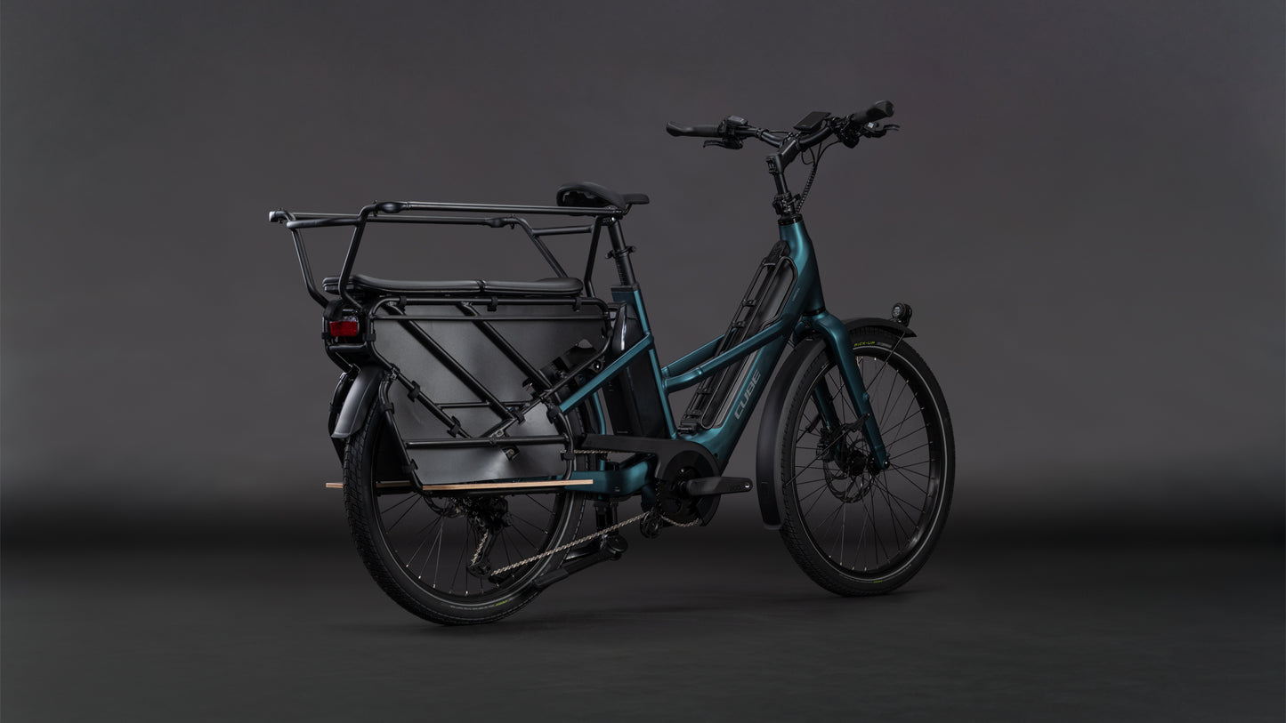 Produktbild: Cube Longtail Hybrid Family 800 royalgreen´n´black, Schrägansicht (schwarzer Hintergrund)