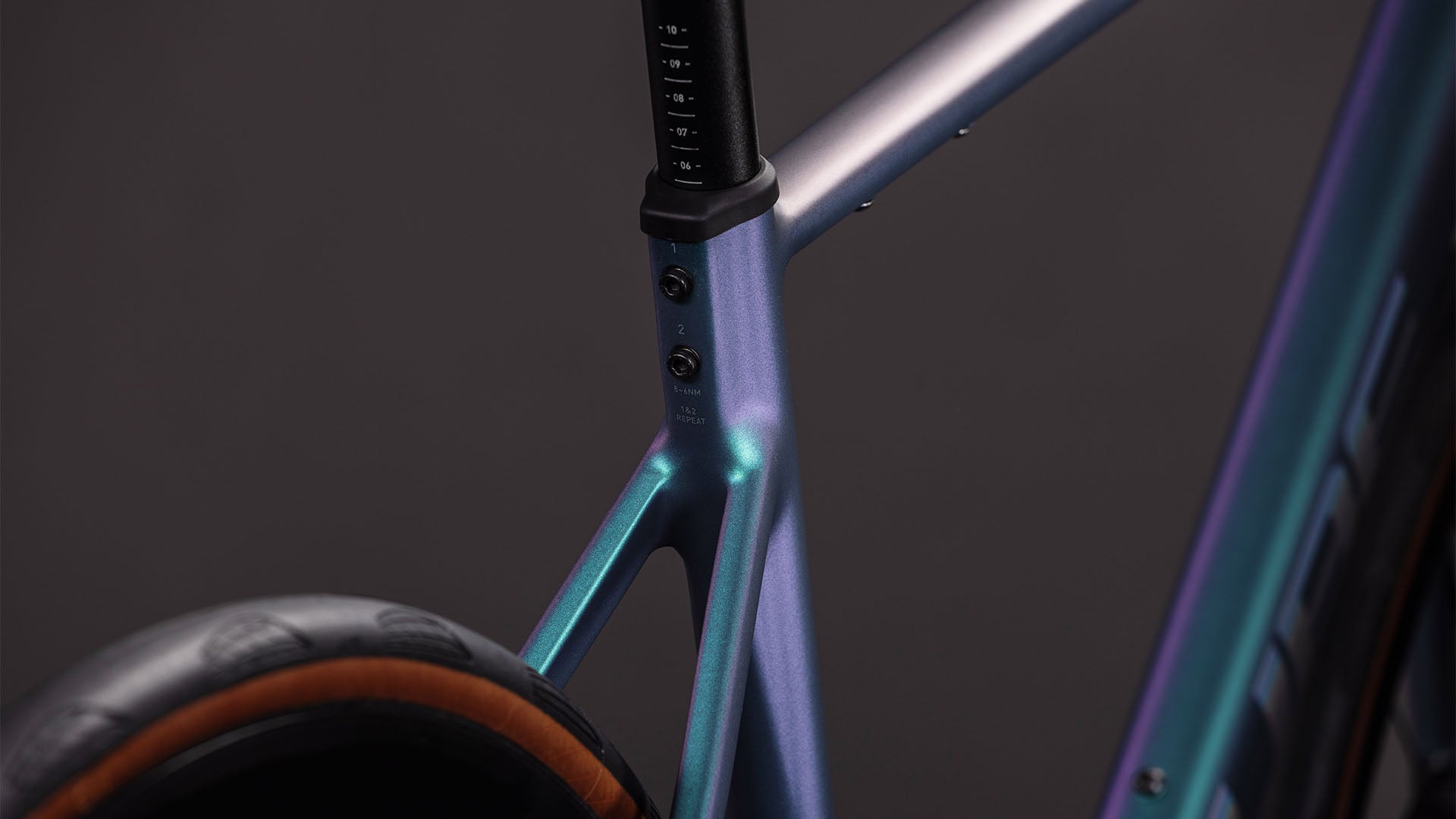Produktbild: Cube Attain SLX smaragdgrey´n´prism, Detailaufnahme 02