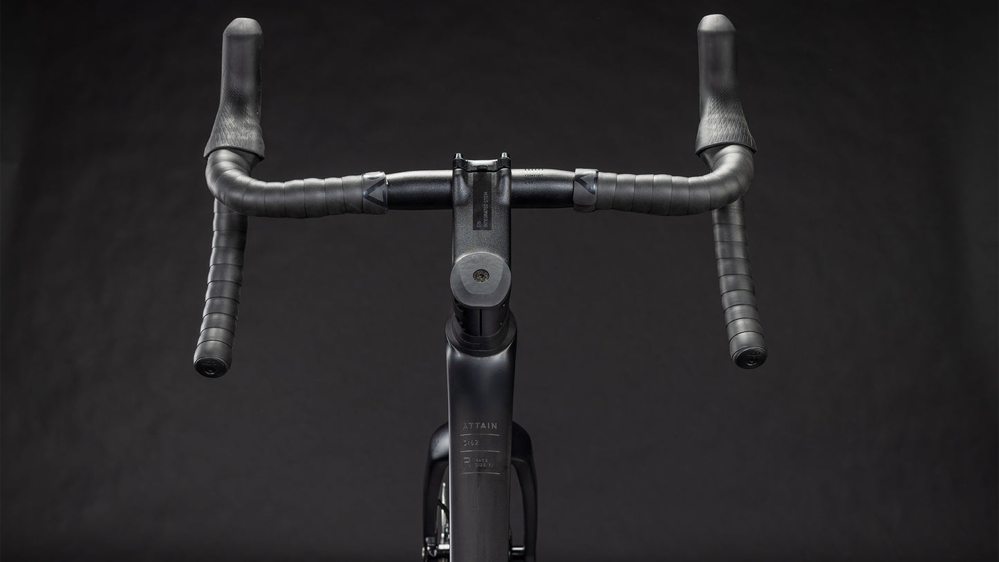 Cube Attain C:62 Race blackline 2026