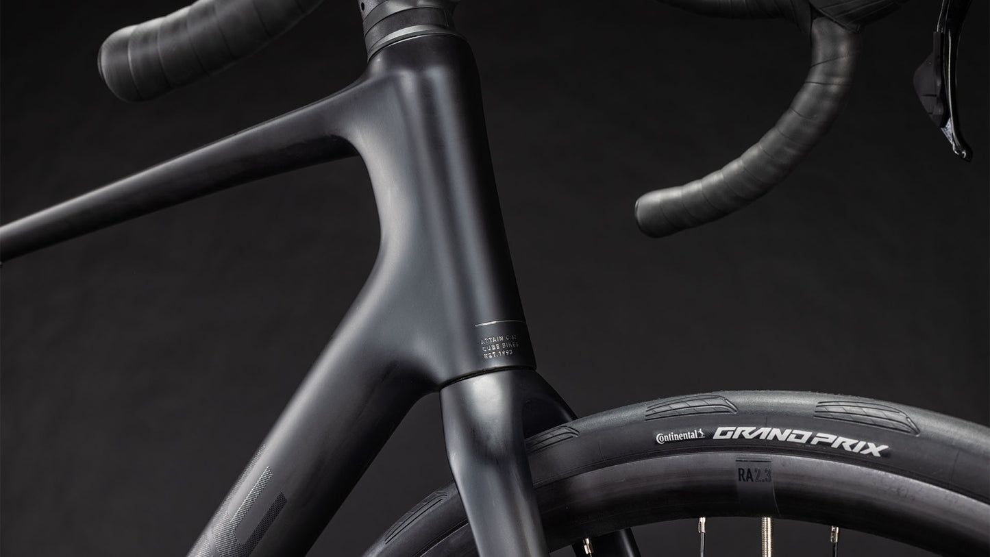 Cube Attain C:62 Race blackline 2026