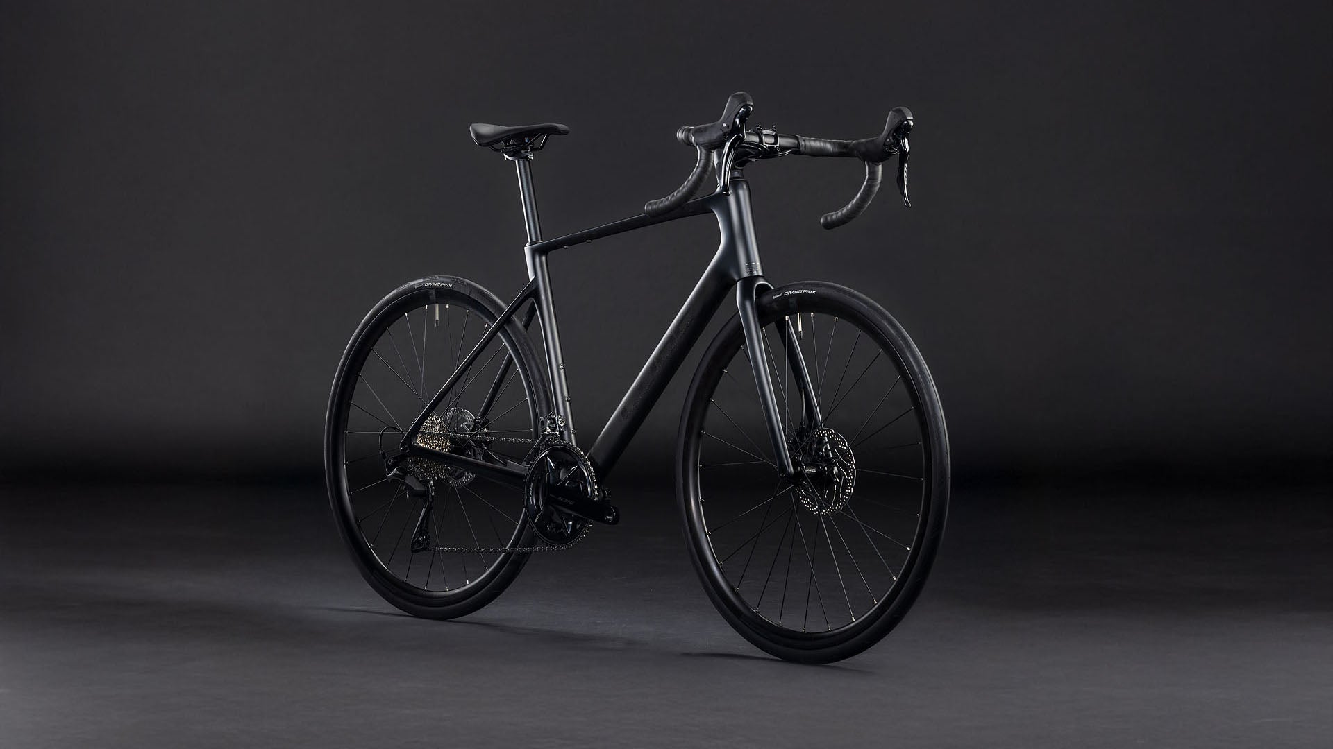 Cube Attain C:62 Race blackline 2026