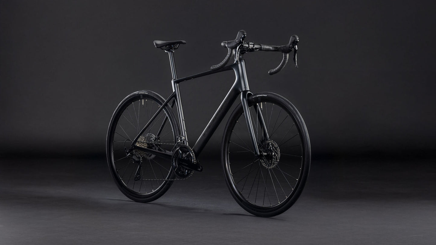 Cube Attain C:62 Race blackline 2026