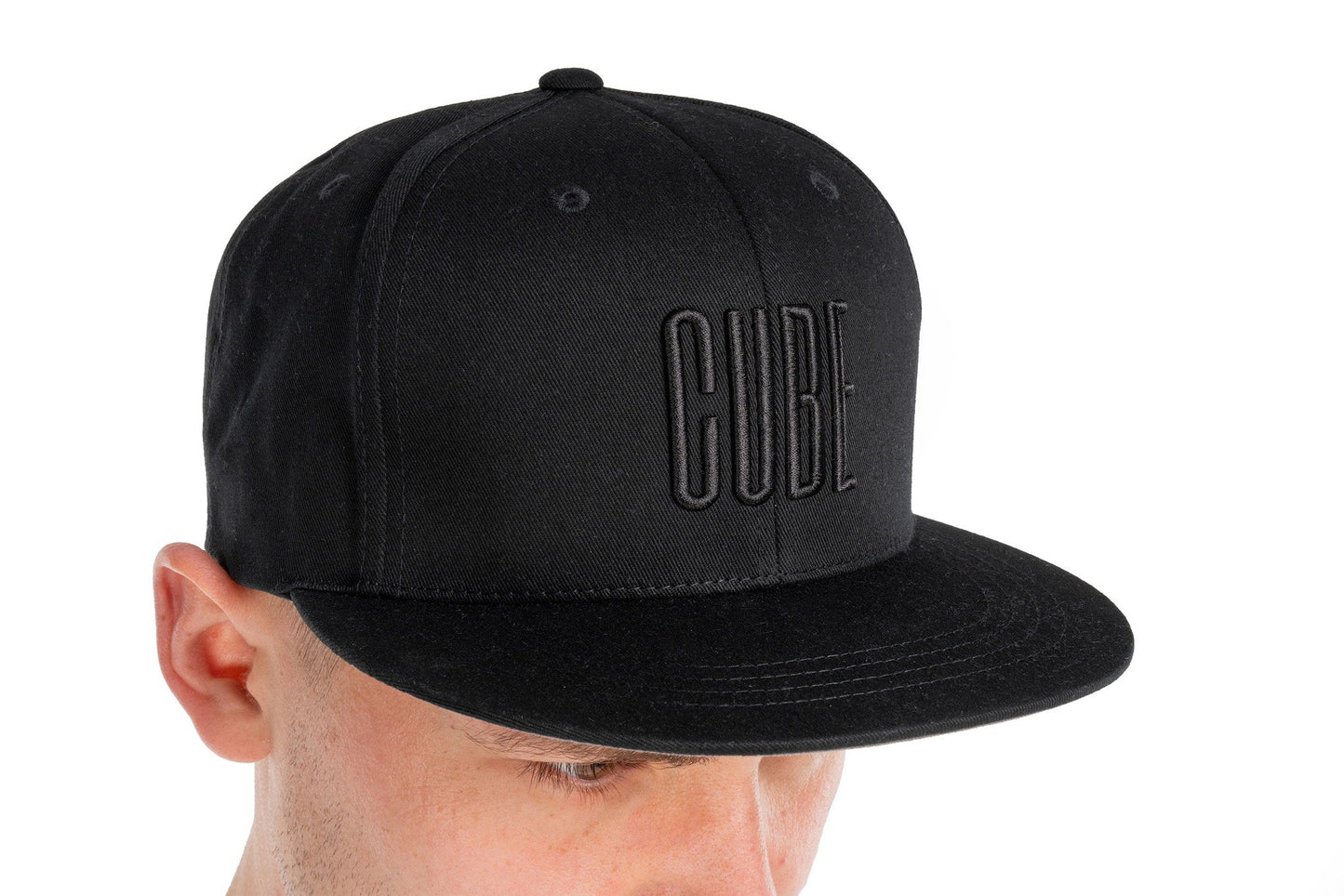 CUBE Cap The Embossed CUBE in black´n´black – Detailansicht 2