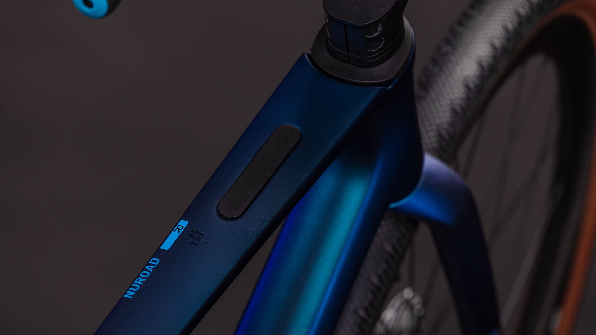 Produktbild: Cube Nuroad C:62 Race nebula´n´blue, Detailaufnahme 01