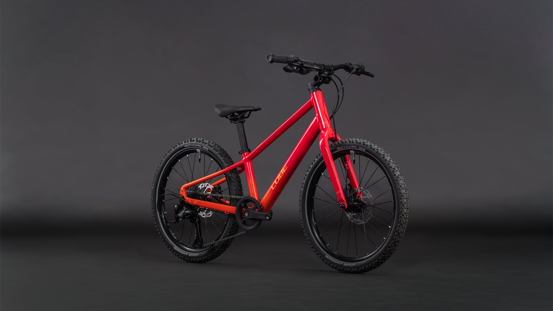 Produktbild: Cube Numove 200 Disc redrose´n´peach, Schrägansicht (schwarzer Hintergrund)