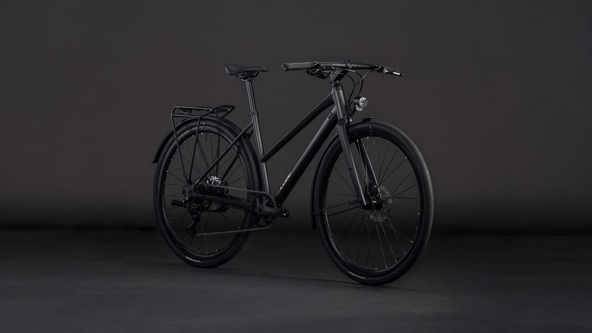 Produktbild: Cube Nulane Pro FE grey´n´chrome, Schrägansicht (schwarzer Hintergrund)