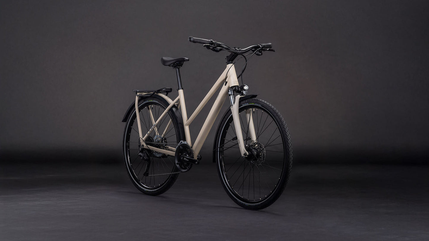 Produktbild: Cube Kathmandu ONE oatgrey´n´grey, Schrägansicht (schwarzer Hintergrund)