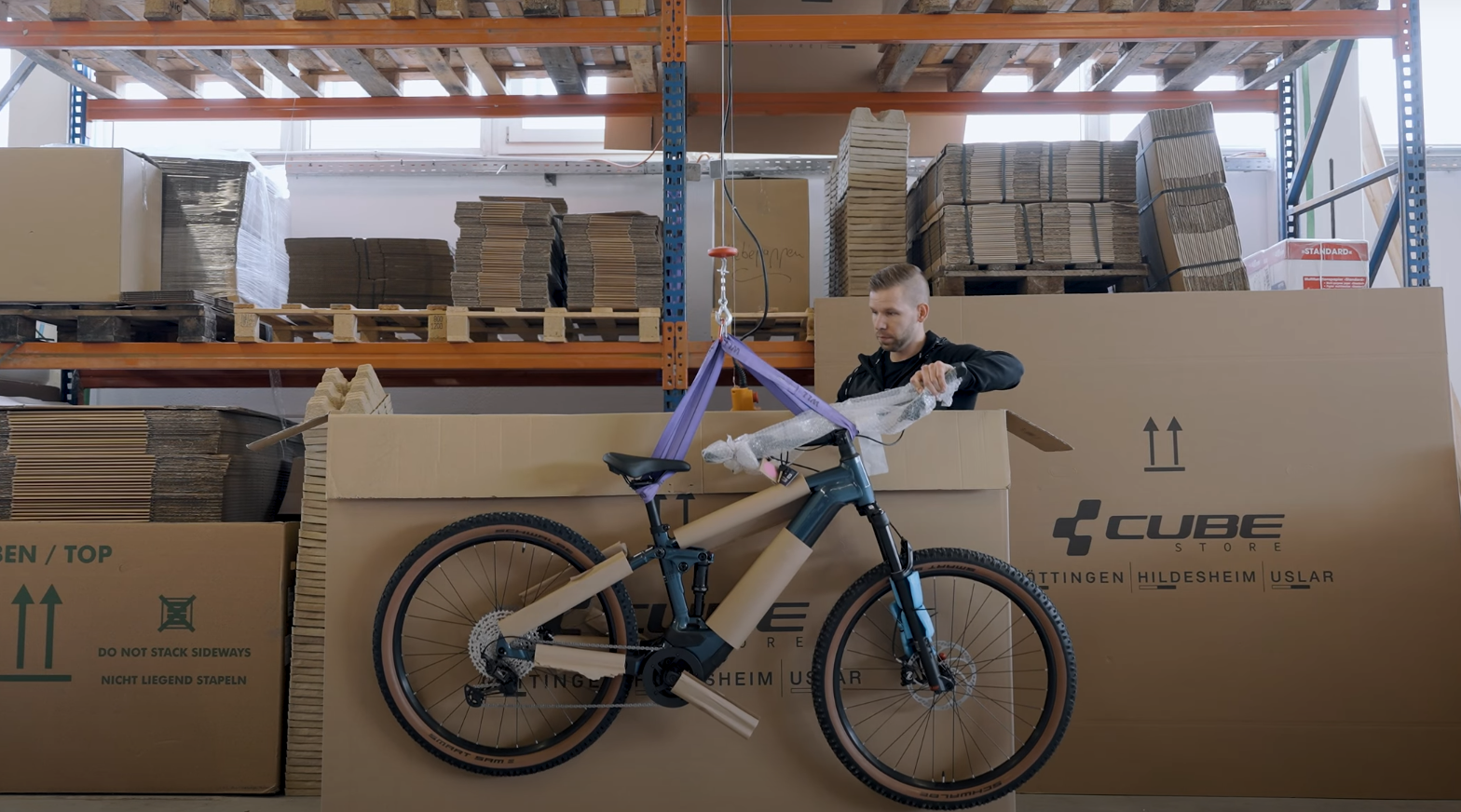 Video laden: Der gesamte Ablauf einer Radbestellung bei uns wie wir es organisieren und verpacken.