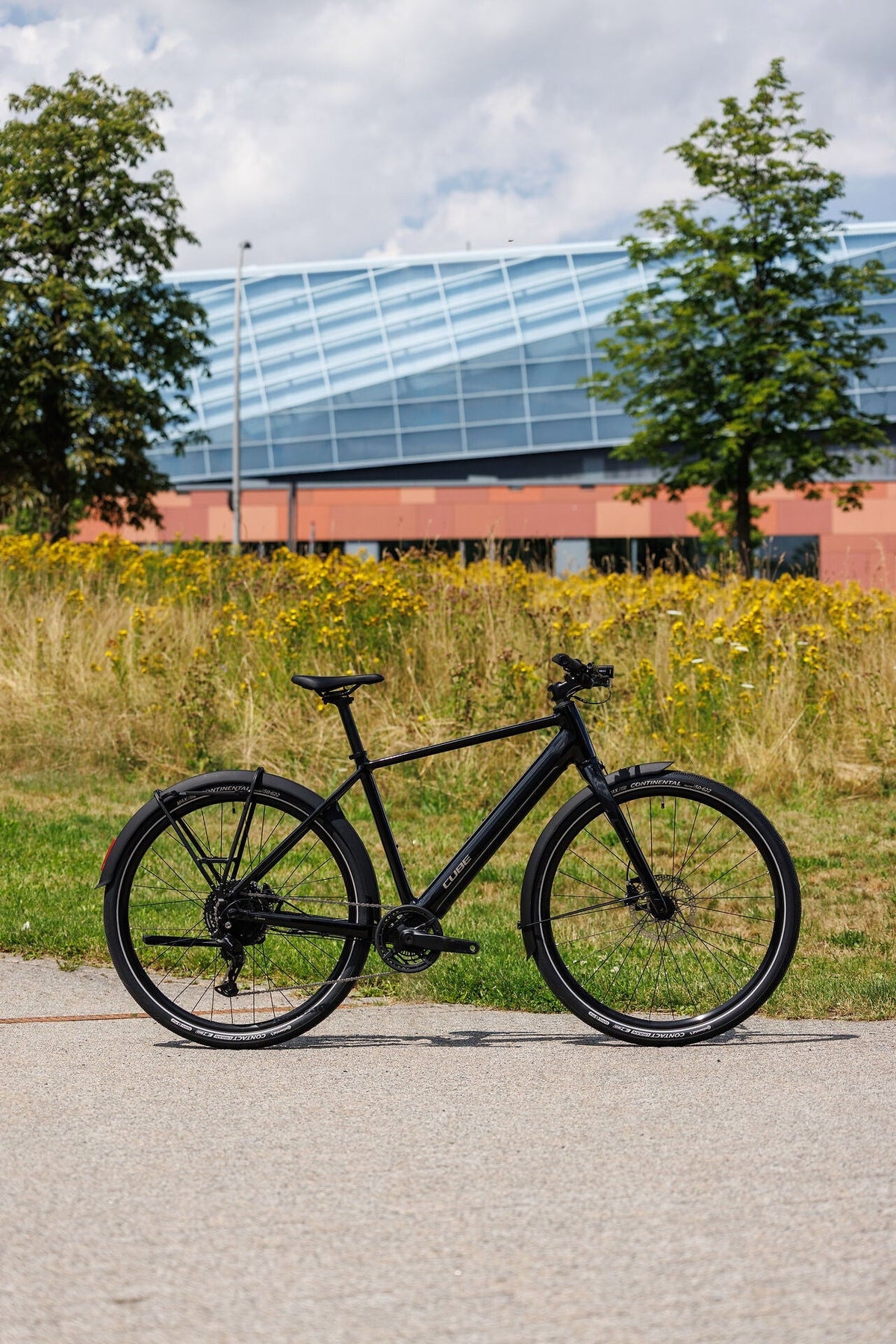 Cube Editor Hybrid ONE 360 FE black´n´irongrey 2027 – E-Citybike – Seitenansicht 2