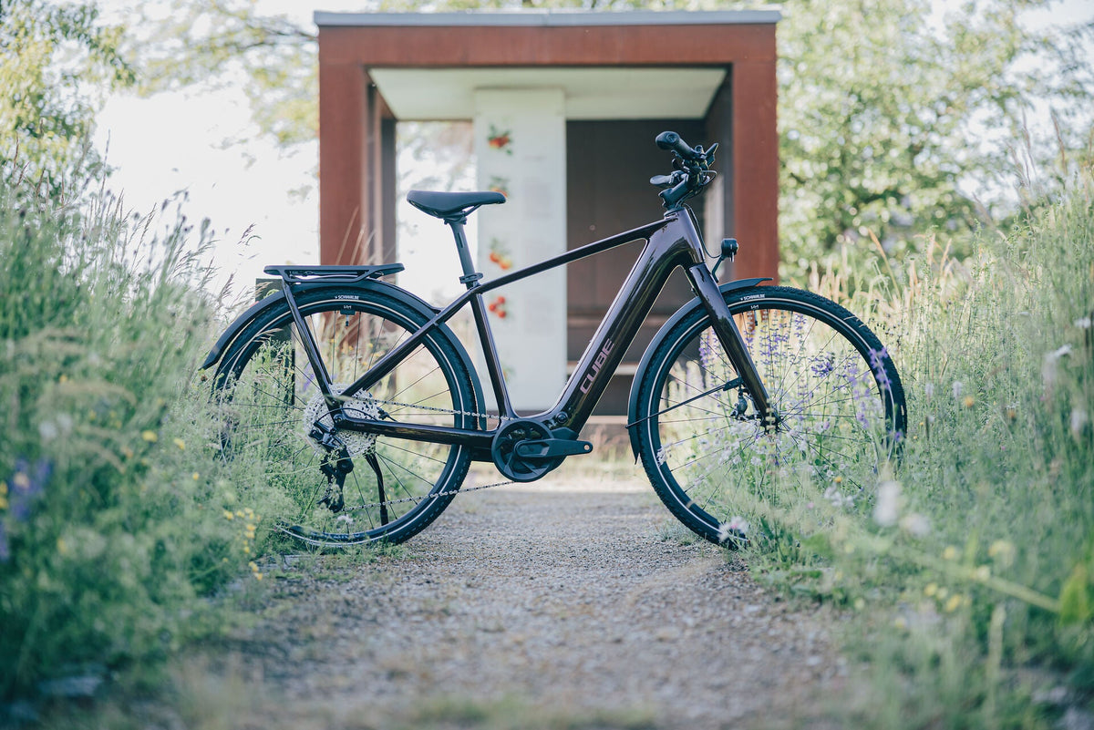 Cube Kathmandu Hybrid C:62 SLX 400X liquidred´n´red 2027 – E-Trekkingrad – Seitenansicht 1