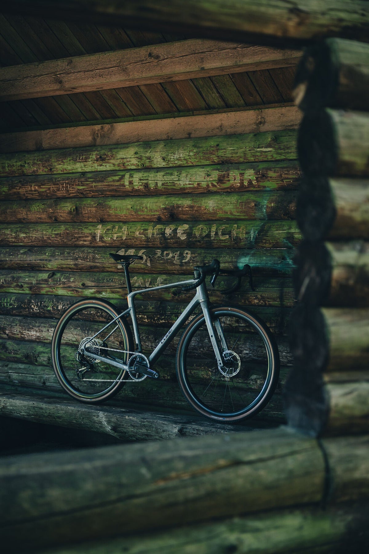 Cube Nuroad C:62 EXC wolf´n´fibre 2027 – Gravelbike – Seitenansicht 2