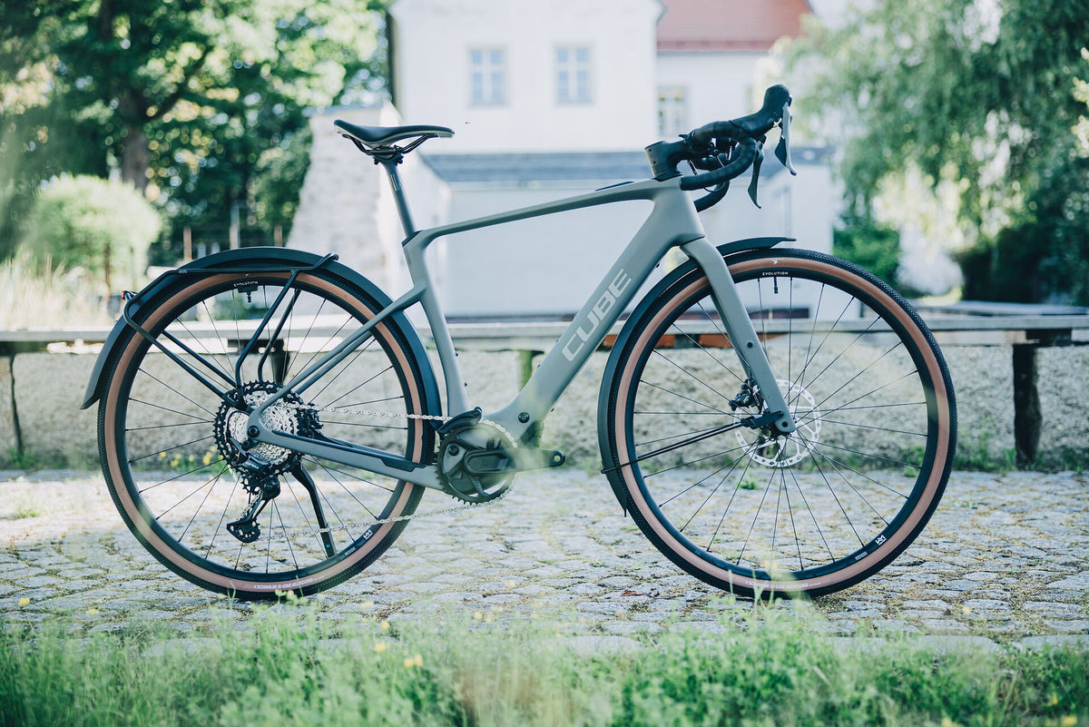 Cube Nuroad Hybrid C:62 Race 400X FE oldgrey´n´grey 2027 – E-Gravelbike – Seitenansicht 1