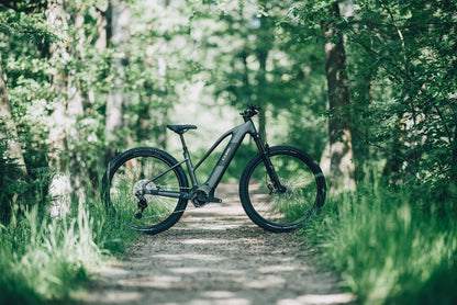 Cube Reaction Hybrid Race 800 slabgrey´n´chrome 2027 – E-Mountainbike Hardtail – Seitenansicht 2