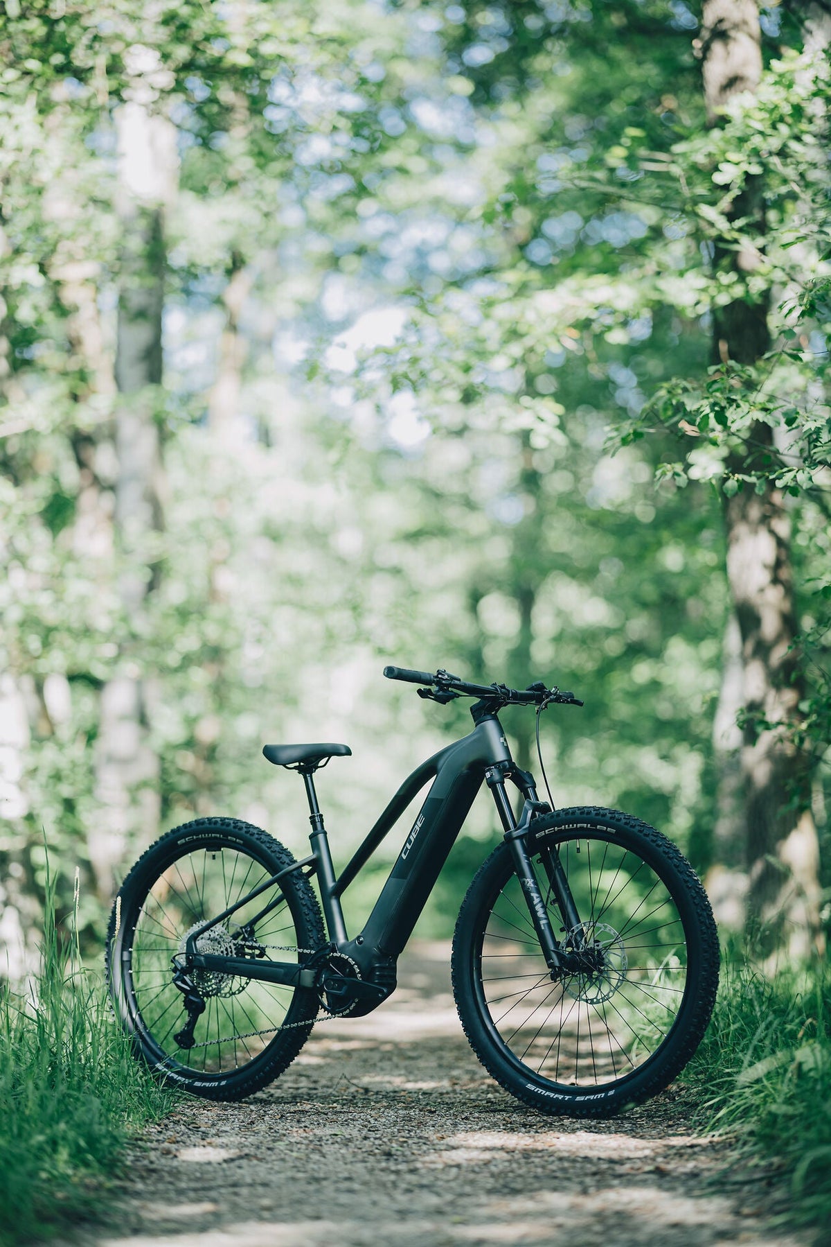 Cube Reaction Hybrid Race 800 slabgrey´n´chrome 2027 – E-Mountainbike Hardtail – Seitenansicht 3