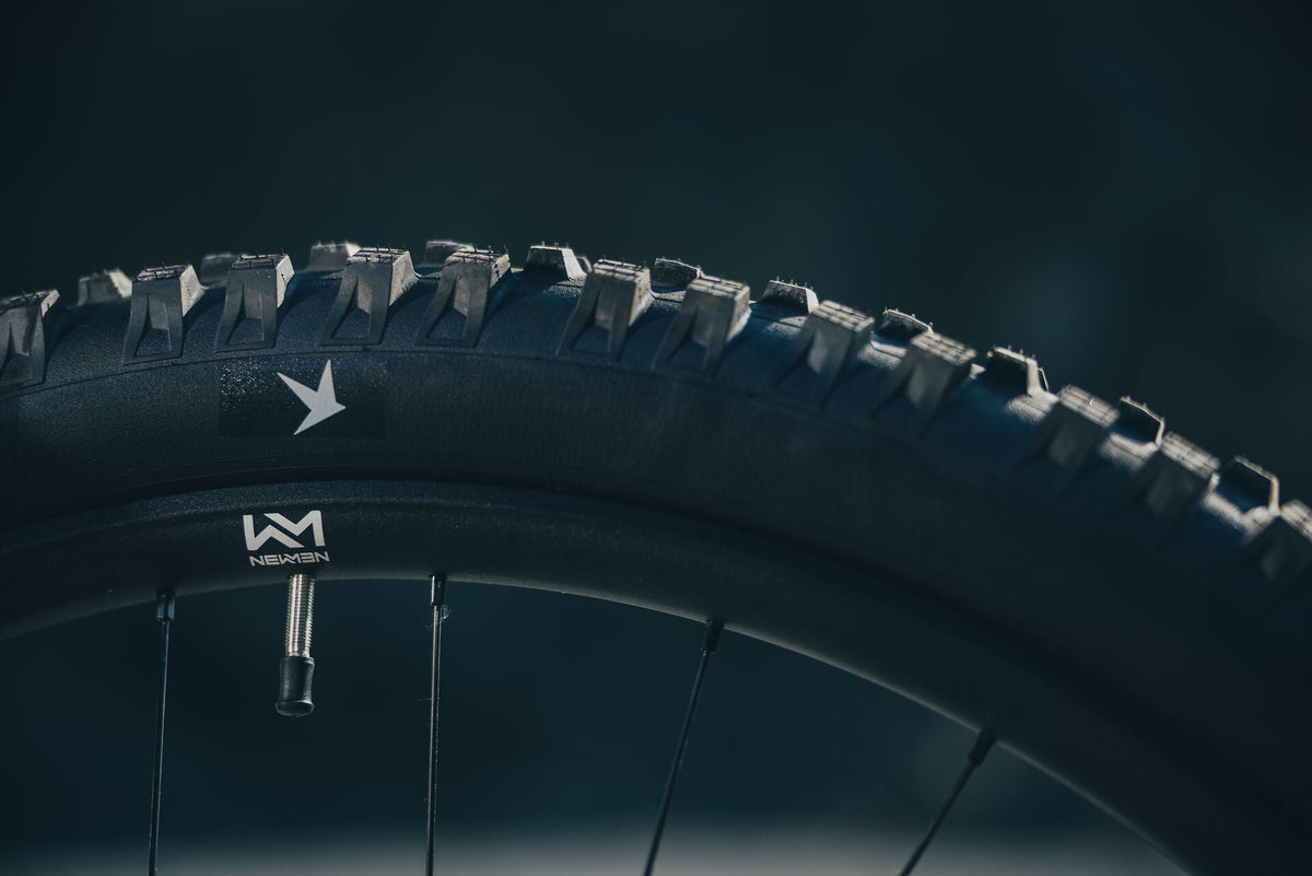 Cube Stereo Hybrid ONE44 HPC AT 800 carbon´n´white 2027 – E-Mountainbike Fully – Detailansicht 15