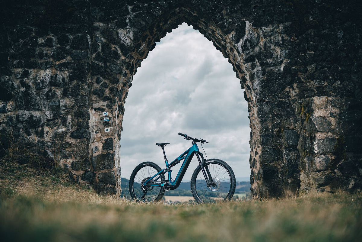 Cube Stereo Hybrid ONE44 HPC EXC 800 nebula´n´blue 2027 – E-Mountainbike Fully – Seitenansicht 4