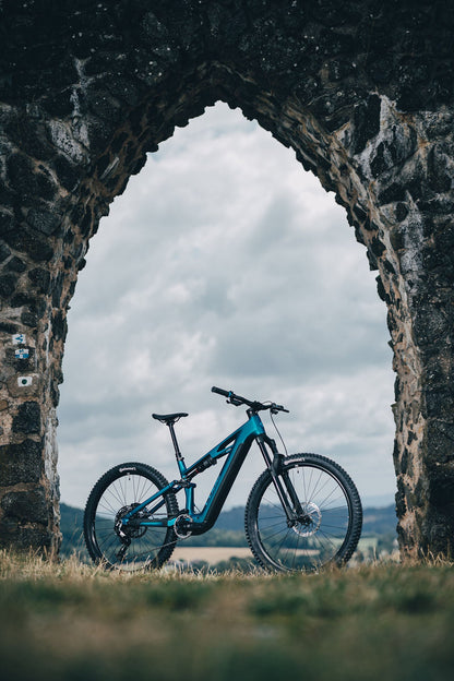 Cube Stereo Hybrid ONE44 HPC EXC 800 nebula´n´blue 2027 – E-Mountainbike Fully – Seitenansicht 5